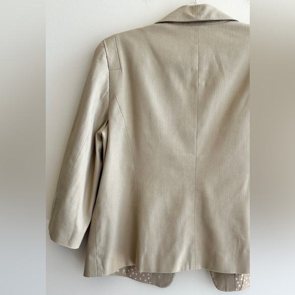 Ann Taylor Cropped Tan Blazer, Women’s Solid Blazer,
Size 16 - Picture 13 of 16